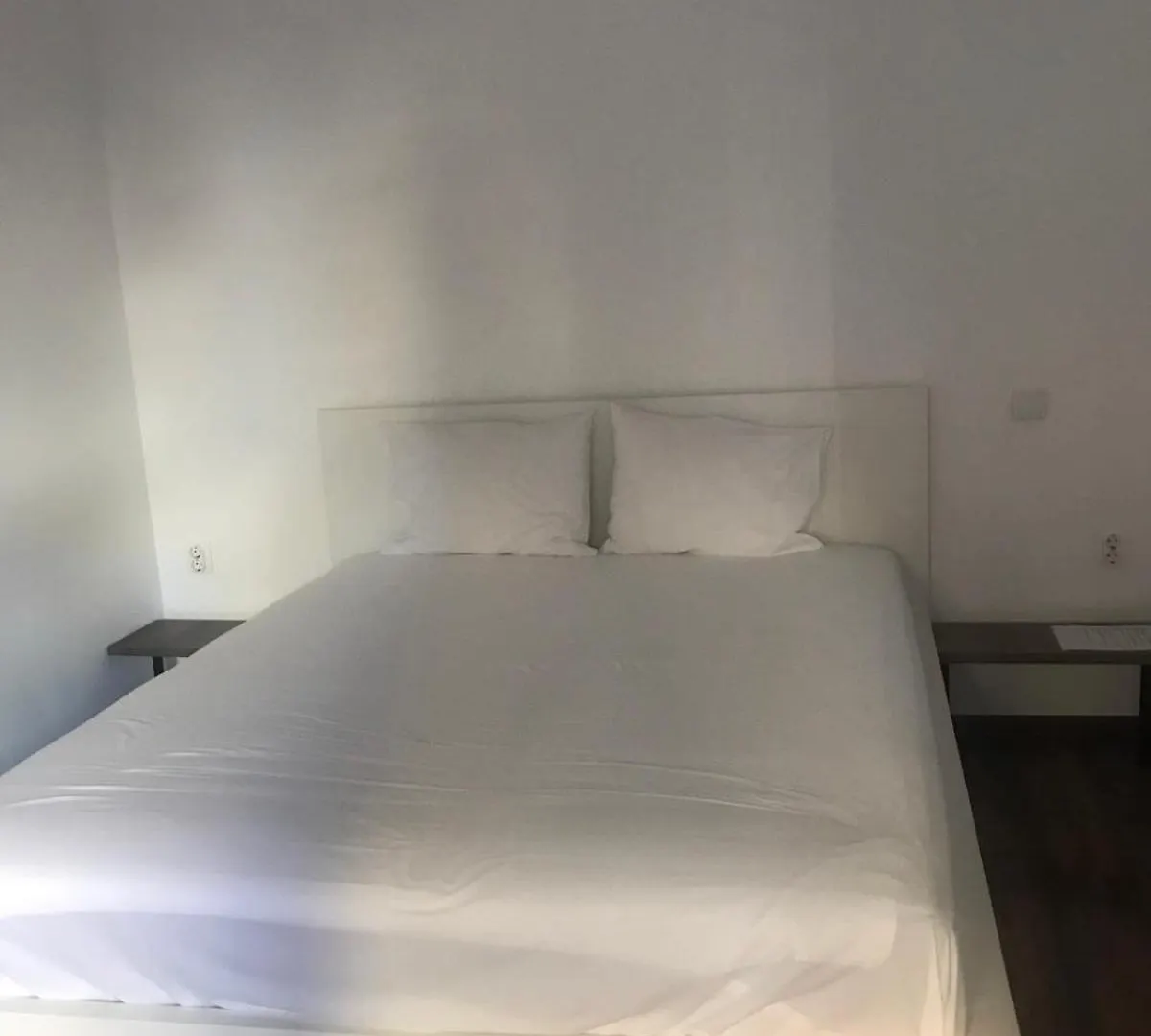 Lilia 3 Self-Check In Apartment With Hot Water Despite Prevention In The Neighborhood, Food And Drink Shop Open Until 10 Pm And Free Parking Area Next Ot 24 Hours Food And Drink Shop And Free Parking Area Sofia