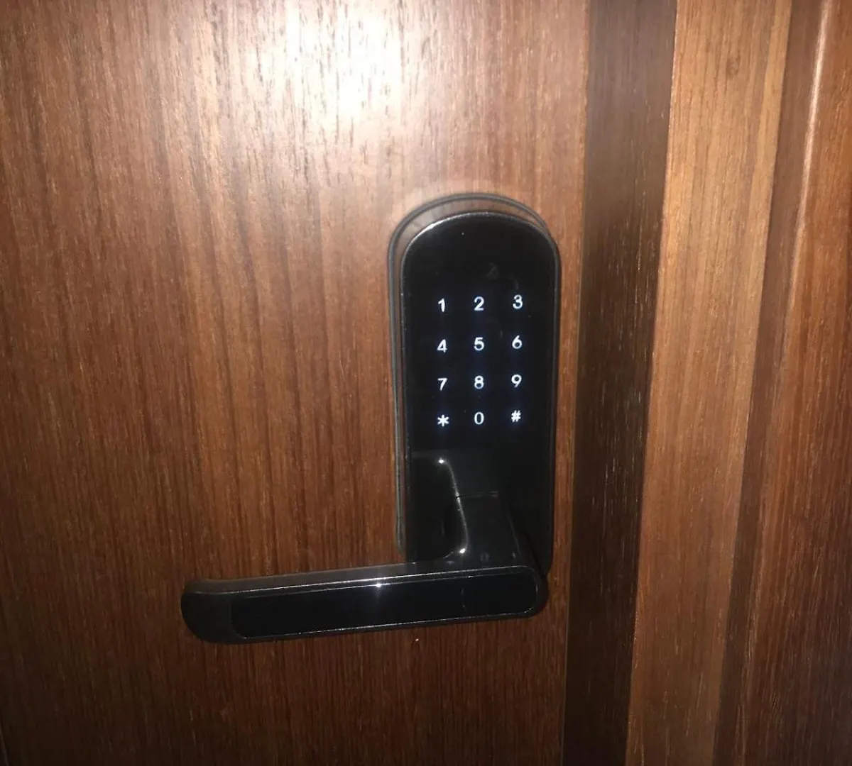 Lilia 3 Self-Check In Apartment With Hot Water Despite Prevention In The Neighborhood, Food And Drink Shop Open Until 10 Pm And Free Parking Area Next Ot 24 Hours Food And Drink Shop And Free Parking Area Sofia