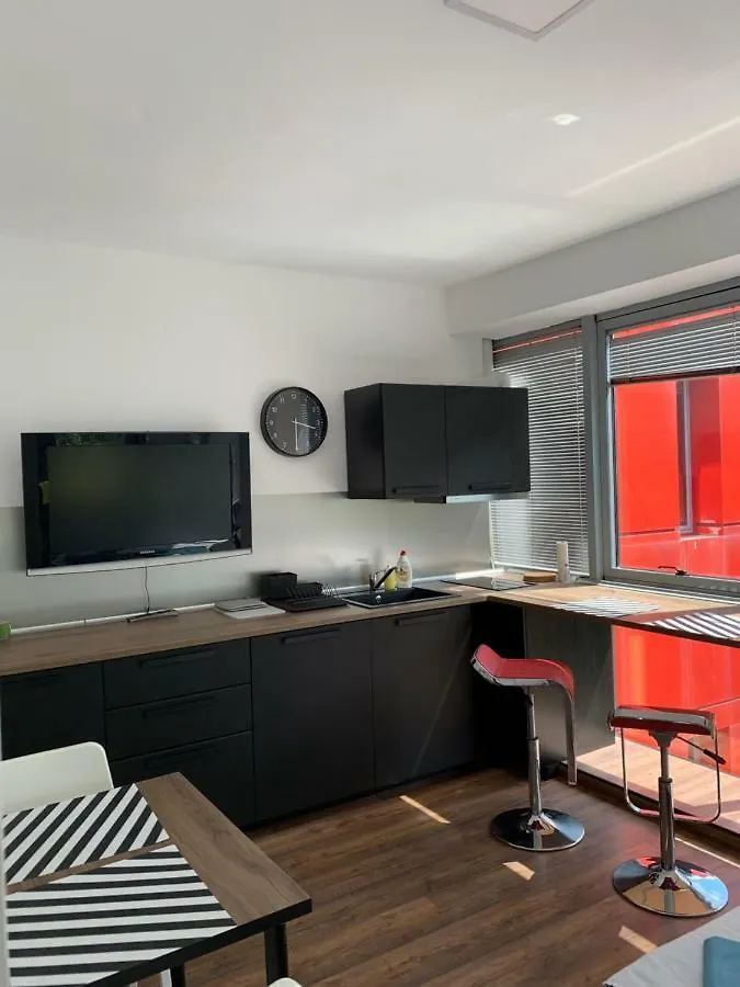 Lilia 3 Self-Check In Apartment With Hot Water Despite Prevention In The Neighborhood, Food And Drink Shop Open Until 10 Pm And Free Parking Area Next Ot 24 Hours Food And Drink Shop And Free Parking Area Sofia