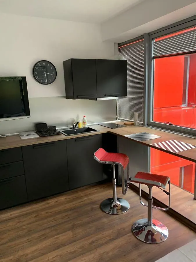 Lilia 3 Self-Check In Apartment With Hot Water Despite Prevention In The Neighborhood, Food And Drink Shop Open Until 10 Pm And Free Parking Area Next Ot 24 Hours Food And Drink Shop And Free Parking Area Sofia