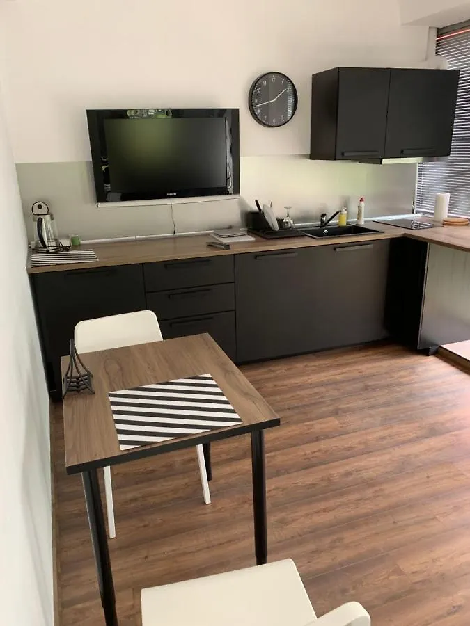 Lilia 3 Self-Check In Apartment With Hot Water Despite Prevention In The Neighborhood, Food And Drink Shop Open Until 10 Pm And Free Parking Area Next Ot 24 Hours Food And Drink Shop And Free Parking Area Sofia 0*,  Bulgarien
