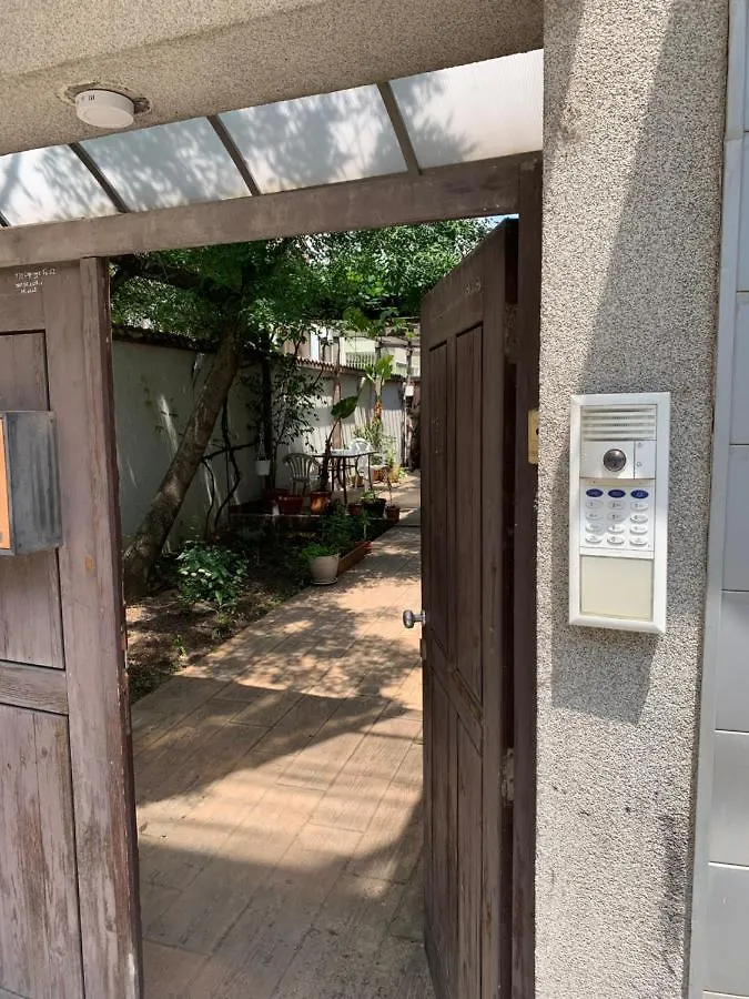 Lilia 3 Self-Check In Apartment With Hot Water Despite Prevention In The Neighborhood, Food And Drink Shop Open Until 10 Pm And Free Parking Area Next Ot 24 Hours Food And Drink Shop And Free Parking Area Sofia
